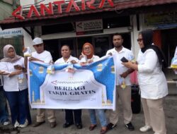 LKBN Antara Papua bagikan ratusan takjil kepada warga di Jayapura